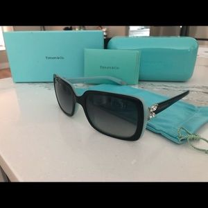 Tiffany & Co sunglasses EUC - Full set